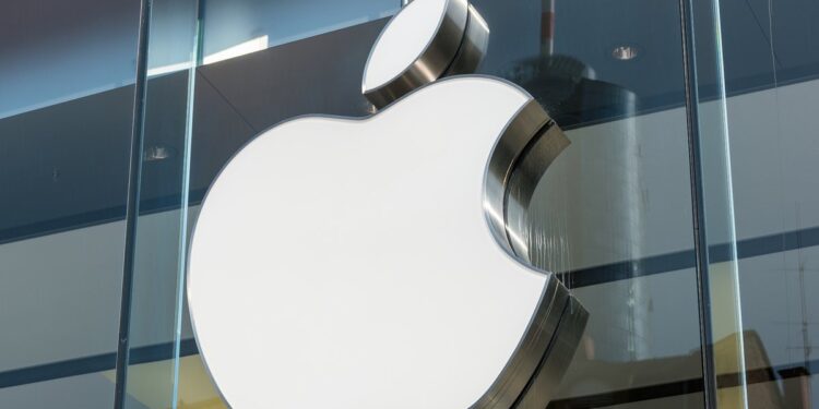 Πόσο μπορεί να κοστίσει ένα iphone μετά τους δασμούς Τραμπ