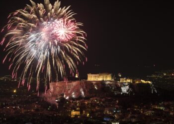 Πάσχα 2025: Βεγγαλικά και κροτίδες δεν είναι παιχνίδια