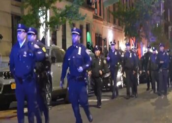 Αυτοκινητιστής έπεσε πάνω σε παιδικό σταθμό στις ΗΠΑ