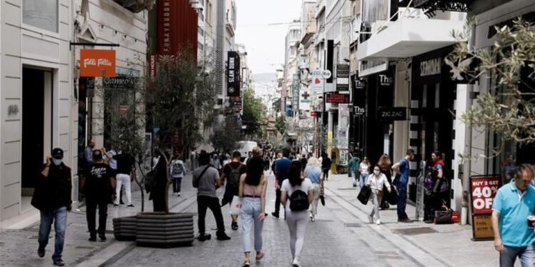 Εορταστικό ωράριο Πάσχα 2025: Τι ώρα κλείνουν σούπερ μάρκετ και εμπορικά την Μεγάλη Τρίτη