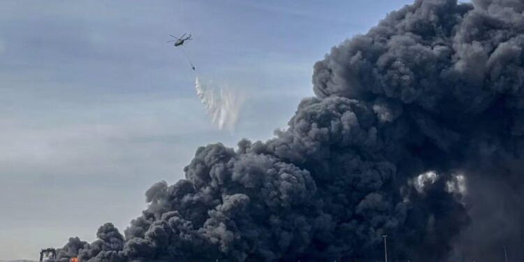 Ιράν: Τουλάχιστον 14 νεκροί και πάνω 700 τραυματίες από την έκρηξη στο λιμάνι της Μπαντάρ Αμπάς