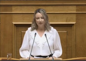 Κ. Καζάνη (ΠΑΣΟΚ): "Όχι σε αντίδωρα φιλανθρωπίας"