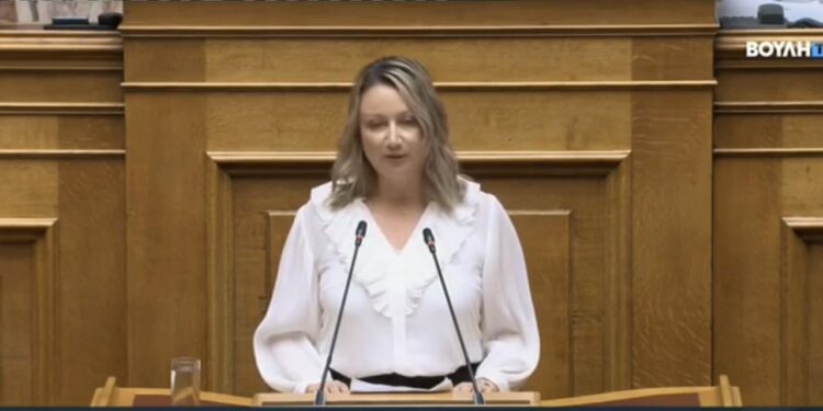 Κ. Καζάνη (ΠΑΣΟΚ): "Όχι σε αντίδωρα φιλανθρωπίας"