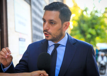 Προστίθεται προϊστάμενος αμαξοστοιχίας και κάμερες μέσα στην καμπίνα του μηχανοδηγού