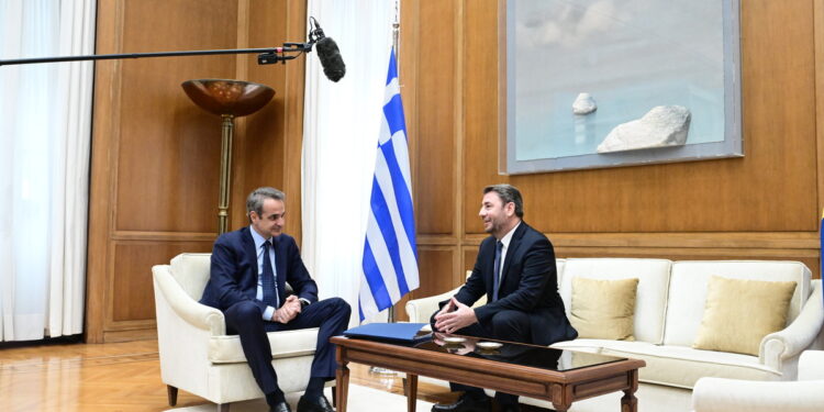 Αναζητούν το δρόμο για την άλλη γωνία του πρωθυπουργικού καναπέ