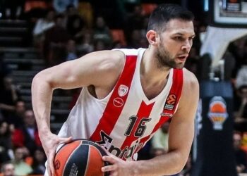 Επιστρέφουν για το 2-0 στο «καυτό» ΣΕΦ οι «ερυθρόλευκοι»