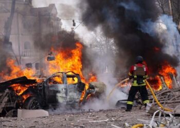 Τουλάχιστον 32 νεκροί και περισσότεροι από 80 τραυματίες