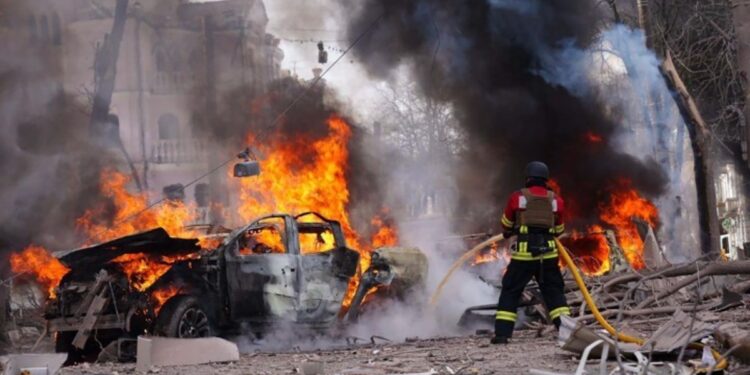 Τουλάχιστον 32 νεκροί και περισσότεροι από 80 τραυματίες