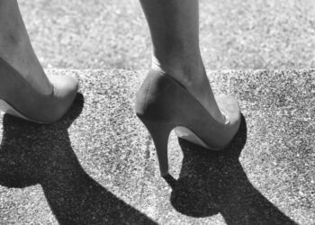 5.600 ταρίφα για την «κυρία» της ΕΛΑΣ