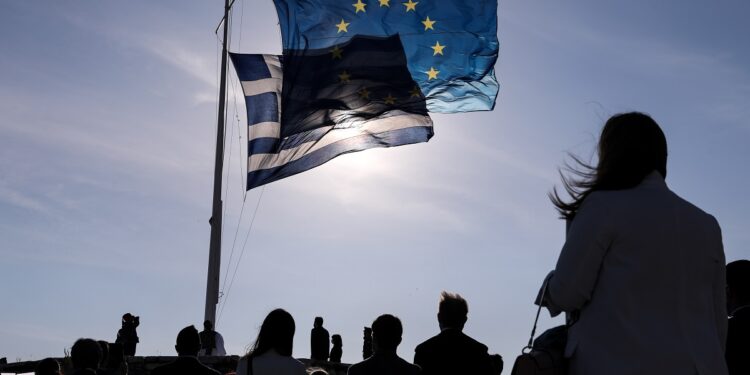 Τέλος εποχής – Η Ελλάδα αποπληρώνει πρόωρα το πρώτο μνημόνιο