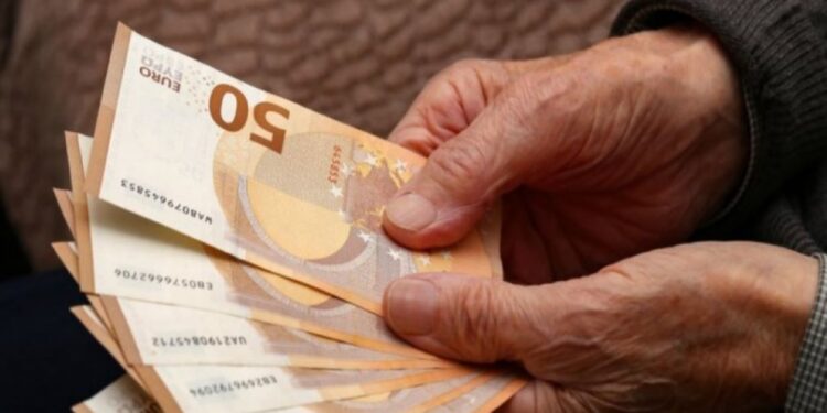 Συντάξεις Μαΐου: Τι αλλάζει στην πληρωμή- Ποιοι θα μείνουν χωρίς χρήματα το Πάσχα