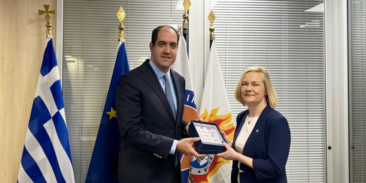 Με την υπουργό Εσωτερικών της Φινλανδίας συναντήθηκε ο Γιάννης Κεφαλογιάννης