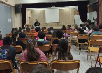Ενημερωτική καμπάνια στα Δημοτικά Σχολεία της Γλυφάδας για τις δράσεις της Κοινωνικής Υπηρεσίας