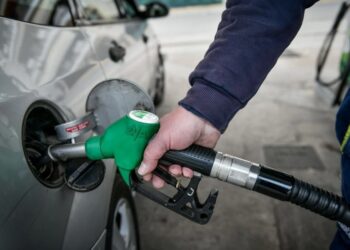 Πώς θα κυμανθεί η τιμή της βενζίνης- Πως θα ταξιδέψετε οικονομικά