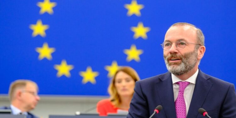 Επανεκλογή Μ. Βέμπερ στην προεδρία του Ευρωπαϊκού Λαϊκού Κόμματος