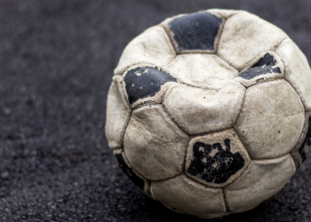 Θρήνος στο ποδόσφαιρο – Πέθανε σε πάρτυ παλαίμαχος ποδοσφαιριστής