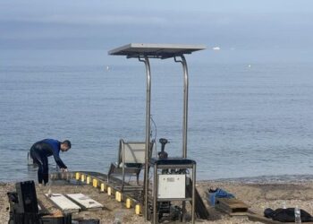 Ολοκληρώθηκε η τοποθέτηση του SEATRAC στην ελεύθερη παραλία της Βούλας