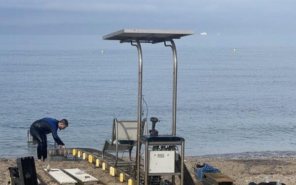 Ολοκληρώθηκε η τοποθέτηση του SEATRAC στην ελεύθερη παραλία της Βούλας