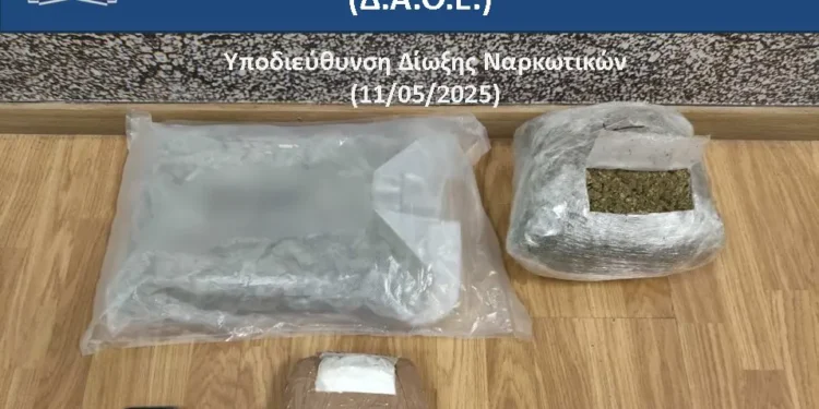 Σύλληψη για διακίνηση κοκαΐνης και κάνναβης υδροπονικής καλλιέργειας (SKUNK)!