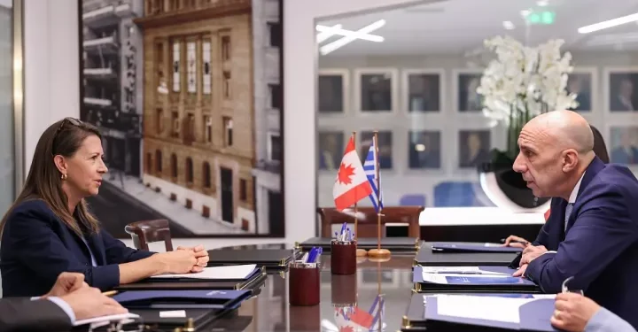 Μπρατάκος: Συνάντηση με την Πρέσβη του Καναδά
