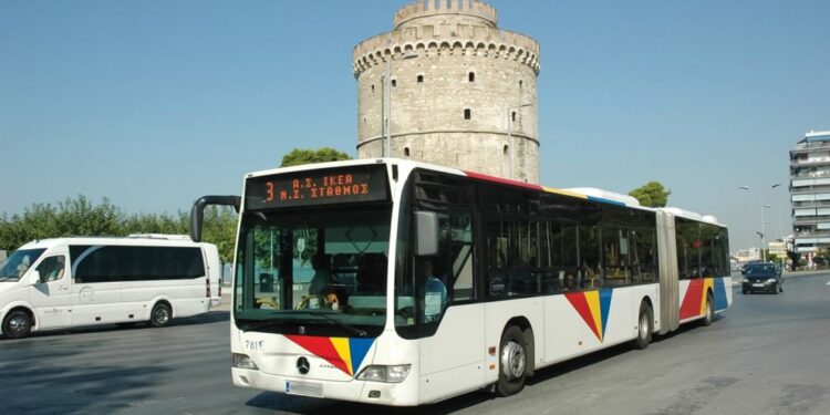 Θεσσαλονίκη: Σύλληψη νεαρού σε λεωφορείο