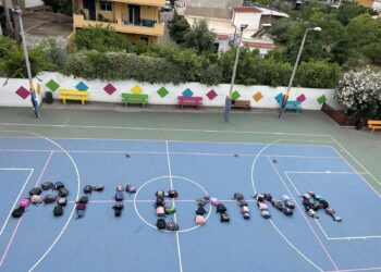 Καλλιθέα: Ραγίζει καρδιές το αντίο των συμμαθητών στην 7χρονη Αγγελίνα – Αύριο η κηδεία της