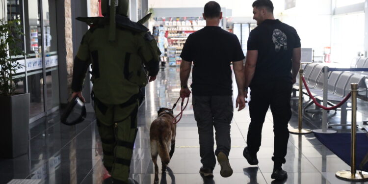 Επιχείρηση εξουδετέρωσης βόμβας από τις ειδικές δυνάμεις