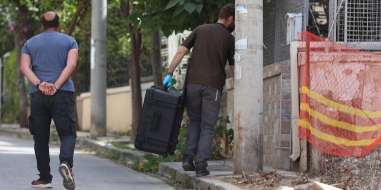 Έγκλημα στη Νέα Χαλκηδόνα: Άνοιξε η 48χρονη την πόρτα στον δολοφόνο της;
