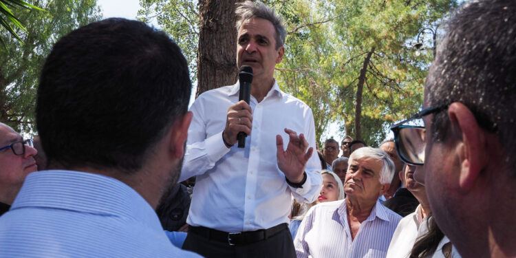Μητσοτάκης από Εύβοια: Κάθε ημέρα εργαζόμαστε για να κάνουμε τη ζωή σας καλύτερη
