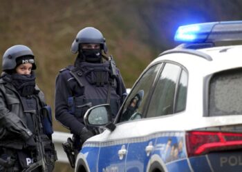 Αυτοκίνητο έπεσε πάνω σε πλήθος στη Στουτγγάρδη!