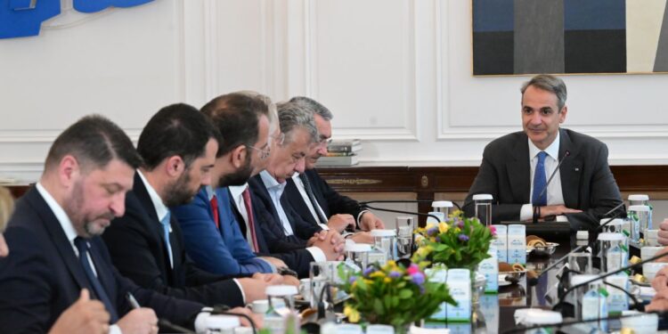 Κυρ. Μητσοτάκης προς Περιφερειάρχες: “Η συντονισμένη δράση είναι μονόδρομος απέναντι στις πολύπλευρες προκλήσεις” (vid)