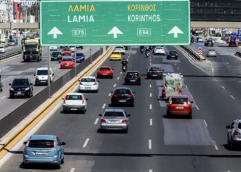 Αναποδογύρισε ΙΧ, τραυματίστηκε ο οδηγός
