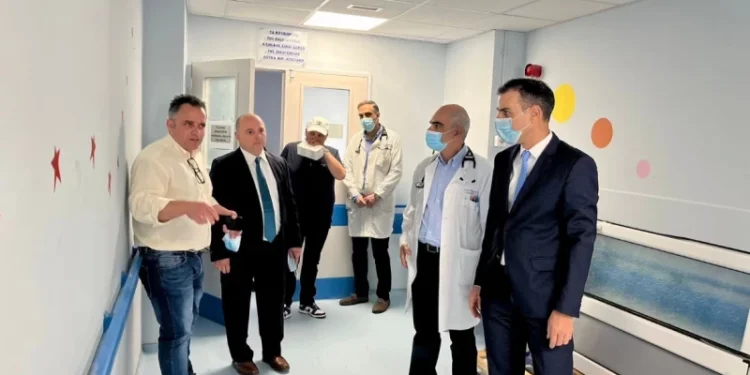 «Δέσμευσή μας η συνεχής στήριξη των υγειονομικών δομών στα νησιά»