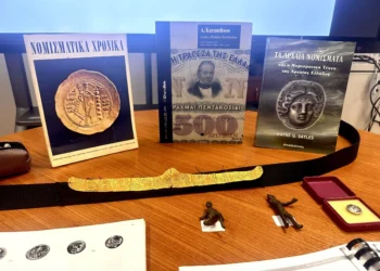 Χειροπέδες για υπόθεση παράνομης αγοραπωλησίας αρχαιοτήτων στον Άλιμο！