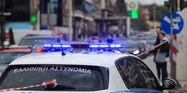 Καλάβρυτα: 1.000 ευρώ πήραν οι ένοπλοι ληστές των ΕΛΤΑ- «Μου έβαλαν καλάσνικοφ στο κεφάλι, πυροβόλησαν στον αέρα» -Αυτόπτης μάρτυρας περιγράφει
