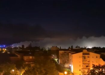 Καταλονία: 160.000 άνθρωποι καλούνται να παραμείνουν σπίτια τους λόγω τοξικού νέφους χλωρίου