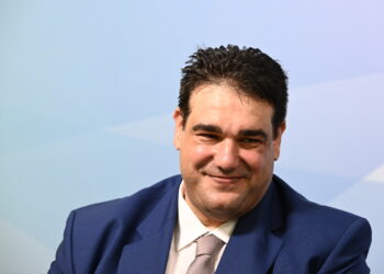 «Η Ελλάδα κινδυνεύει να γίνει χώρα πόλεων και τουρισμού – Η περιφέρεια αδειάζει»