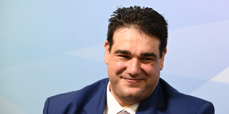 «Η Ελλάδα κινδυνεύει να γίνει χώρα πόλεων και τουρισμού – Η περιφέρεια αδειάζει»
