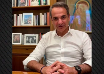 Μήνυμα Μητσοτάκη για τη Γιορτή της Μητέρας: «Μάνα είναι μόνο μία»
