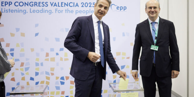 Σύγκρουση με τη γραφειοκρατία, τα συντεχνιακά συμφέροντα και τις κατεστημένες αντιλήψεις