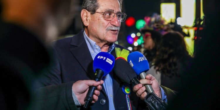 Τροχαίο για τον δήμαρχο Πάτρας – Το αυτοκίνητό του συγκρούστηκε με λεωφορείο