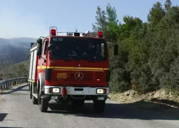 Πυρκαγιά σε εγκαταλελειμμένο κτήριο στην οδό Λιοσίων