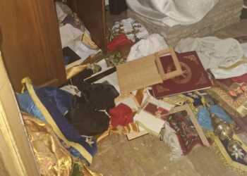 Βανδαλισμός και διάρρηξη παρεκκλησίου στην Αττική (φωτορεπορτάζ)