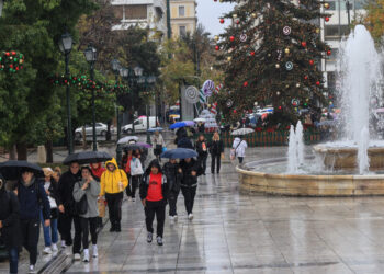 Καιρός: Με ομπρέλα ξεκινά η εβδομάδα