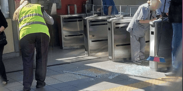 Ζημιές από αγνώστους στον σταθμό «Πετράλωνα»