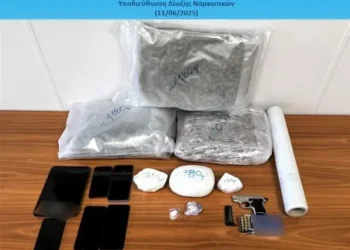 Συλλήψεις στην Παλλήνη για κατοχή και διακίνηση ναρκωτικών ουσιών – Κατασχέθηκαν κοκαΐνη και σχεδόν 3,5 κιλά κάνναβης