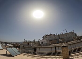 Meteo: Πολύ υψηλή έως ακραία η θερμική επιβάρυνση στο μεγαλύτερο μέρος της χώρας