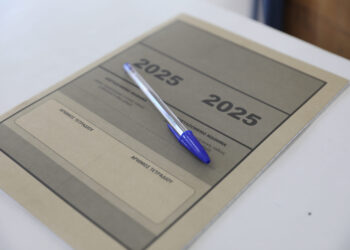 Πανελλήνιες 2025: Οι χαμηλές βαθμολογίες φέρνουν και πτώση στις βάσεις
