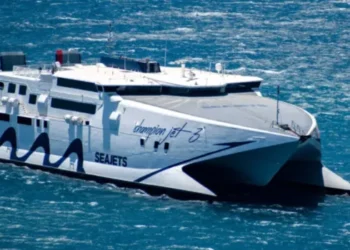 Πρόσκρουση του Champion Jet 3 στην Πάρο – Τεράστια ταλαιπωρία για τους 1.012 επιβάτες