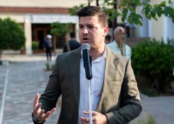 Δ. Παπαχρήστου: Η καρδιά των Καλυβίων χτύπησε δυνατά στην ολοκαίνουργια πλατεία μας!